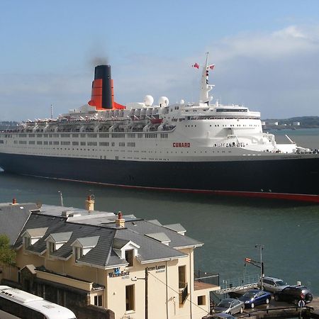 Watersedge Hotel Cobh Eksteriør bilde