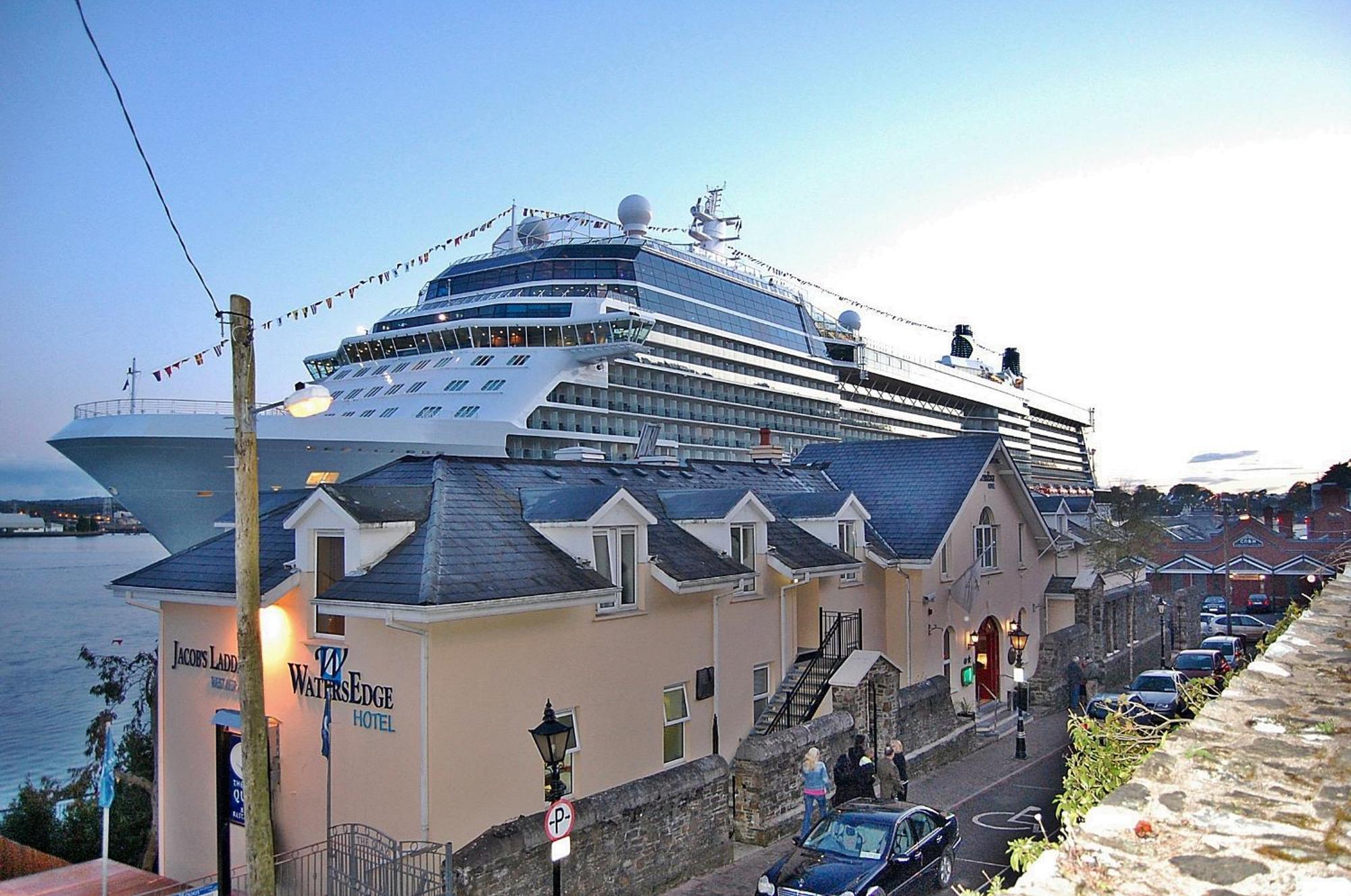 Watersedge Hotel Cobh Eksteriør bilde