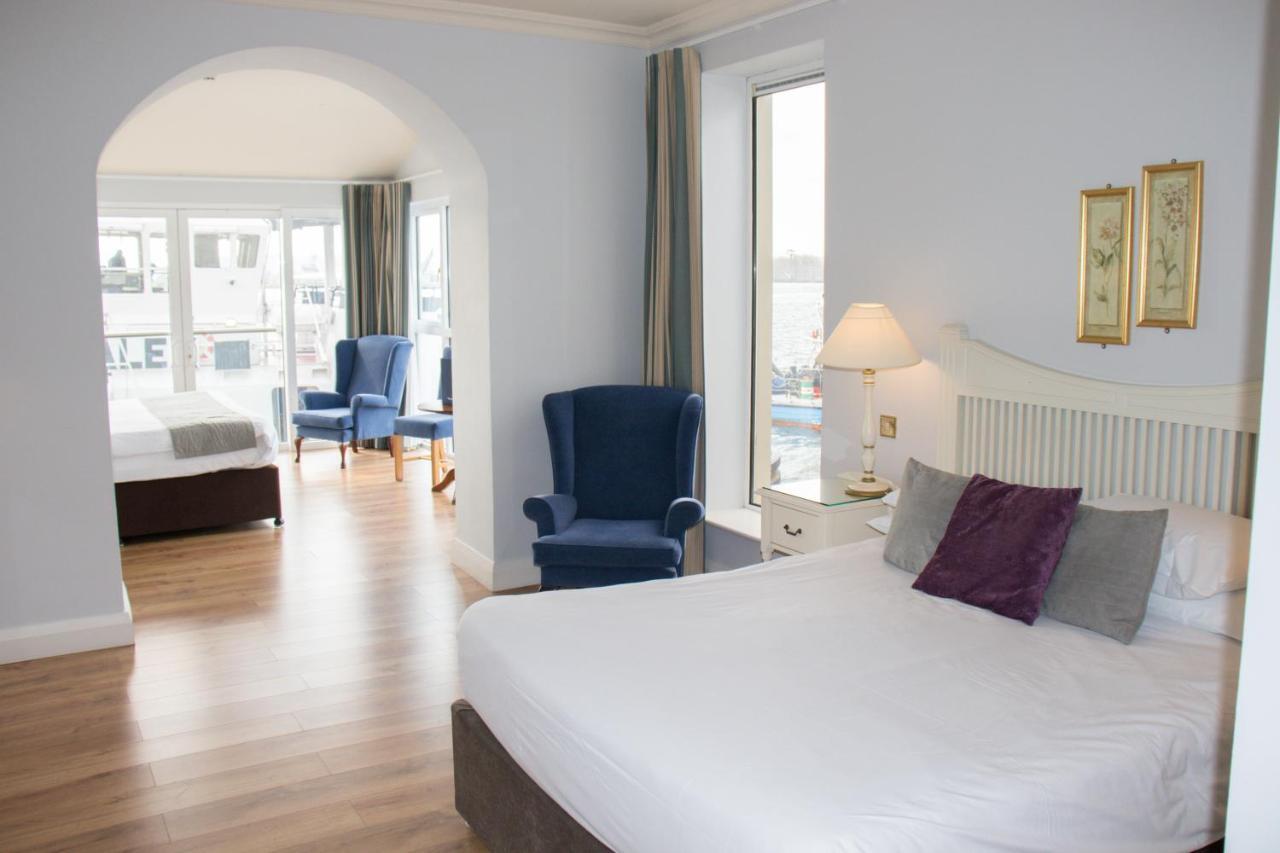 Watersedge Hotel Cobh Eksteriør bilde