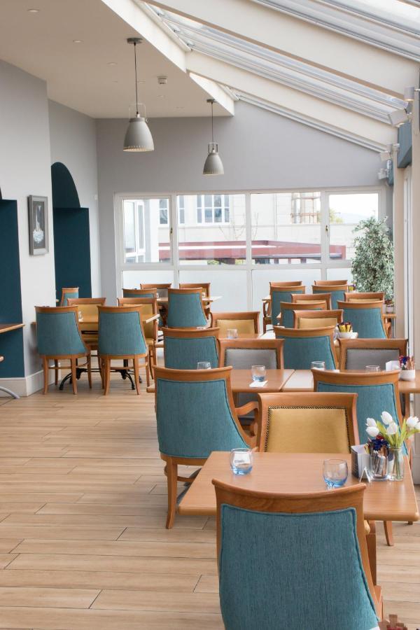 Watersedge Hotel Cobh Eksteriør bilde