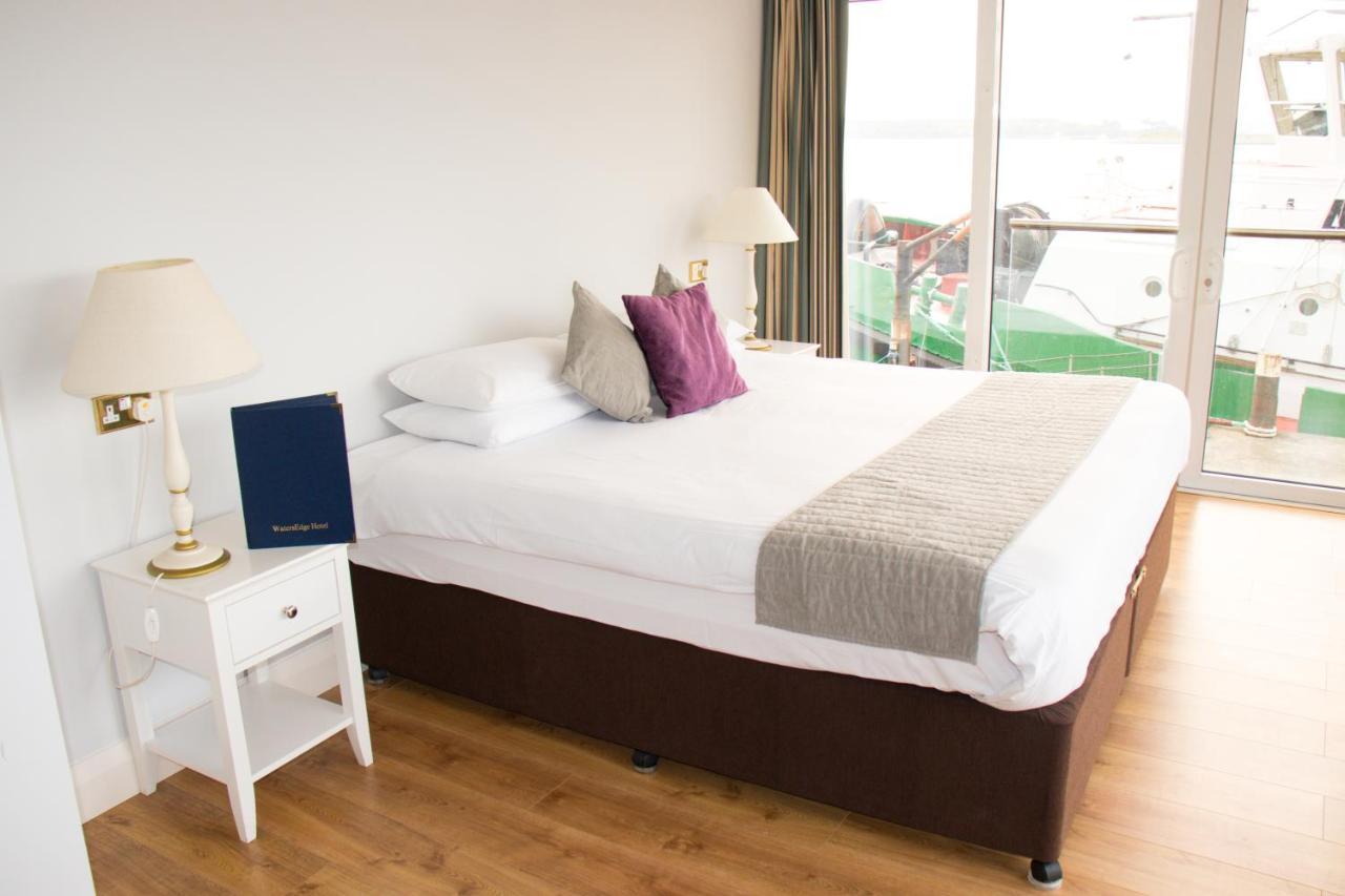 Watersedge Hotel Cobh Eksteriør bilde